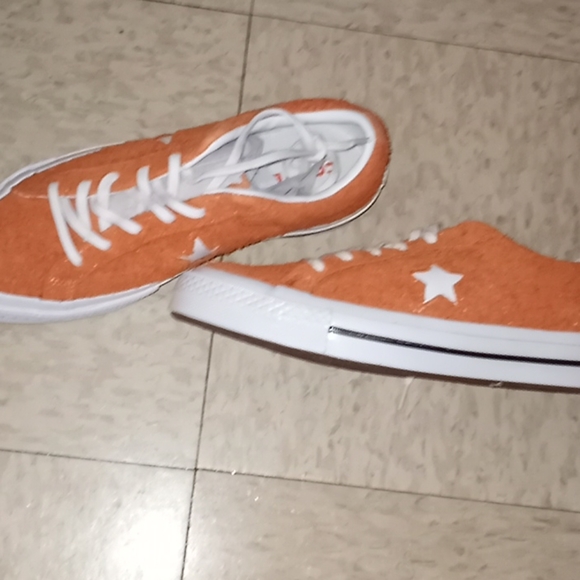 Converse - Picture 2 of 3